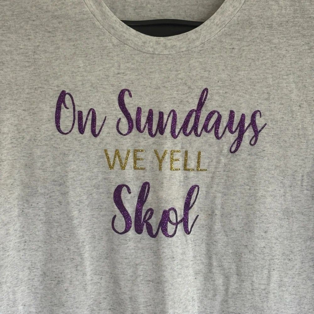 On Sundays We Yell Skol Tee Shirt Size Medium Viking NFL MN Minnesota Football